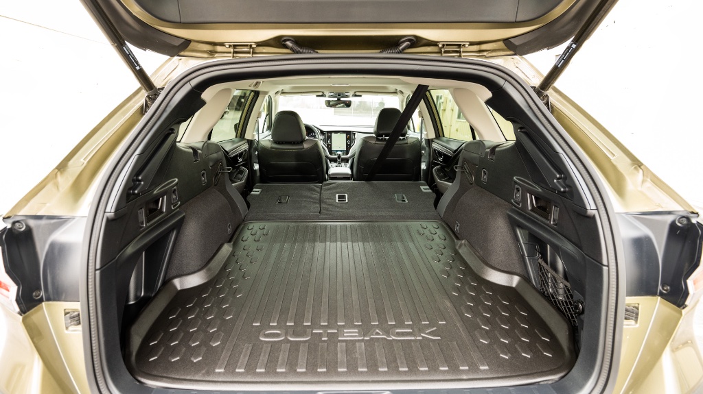 2023 Subaru Outback Onyx XT rental in Spokane, photo 7