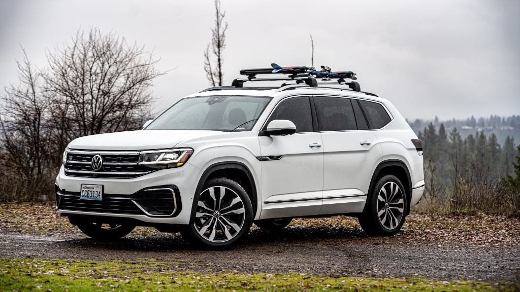 2022 Volkswagen Atlas Premium R-Line AWD rental in Spokane, photo 6