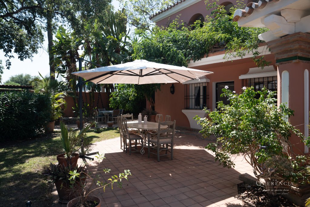 Terraza y jardín