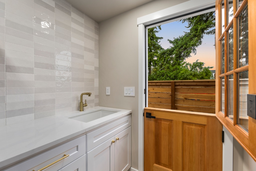 Seattle luxury residence construction project photo 61