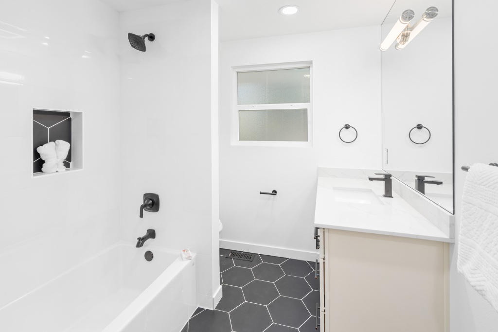 Everett residential construction project photo 19