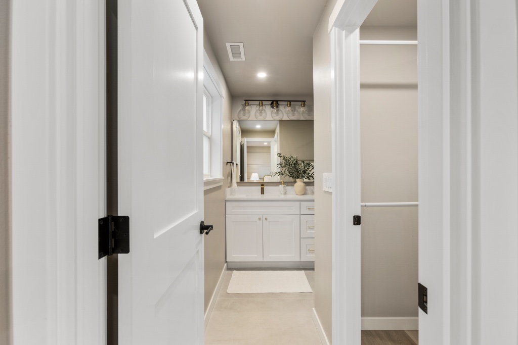 Seattle luxury residence construction project photo 12