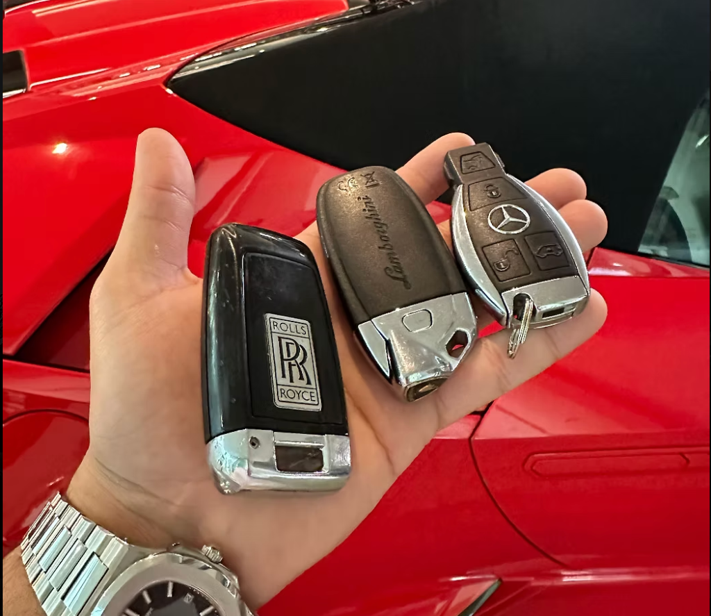 Lambo & Rolls Cullinan