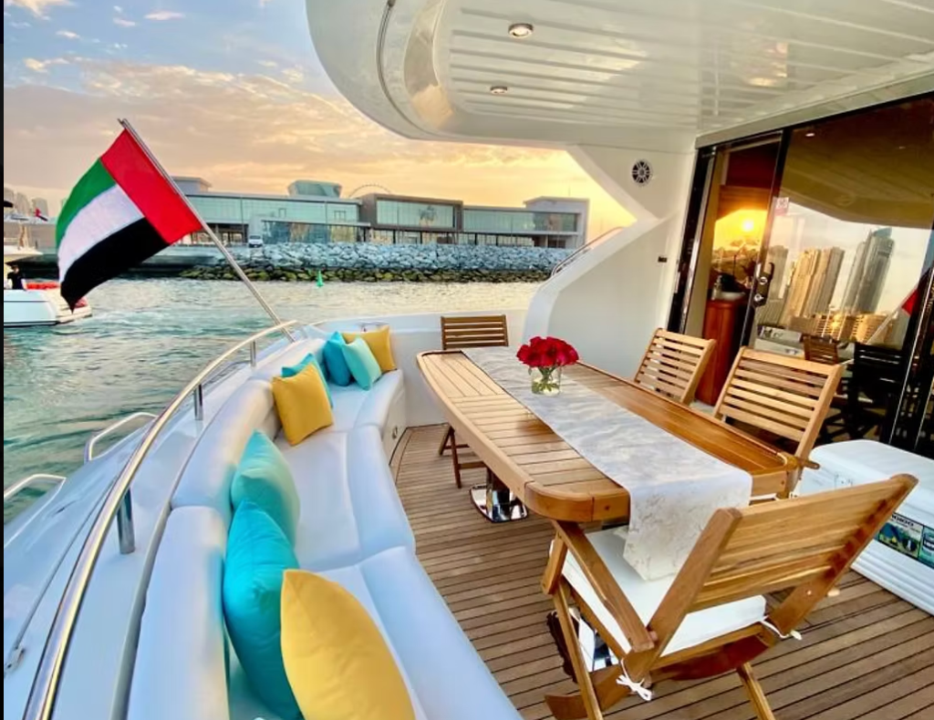 Elite 16 Yacht