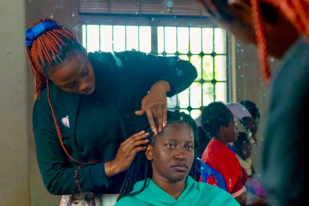 Hair Dressing Class 2
