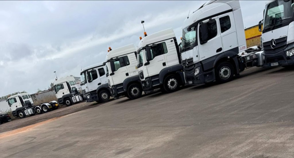 UK2Africa heroFrame[4] — delivery truck 5