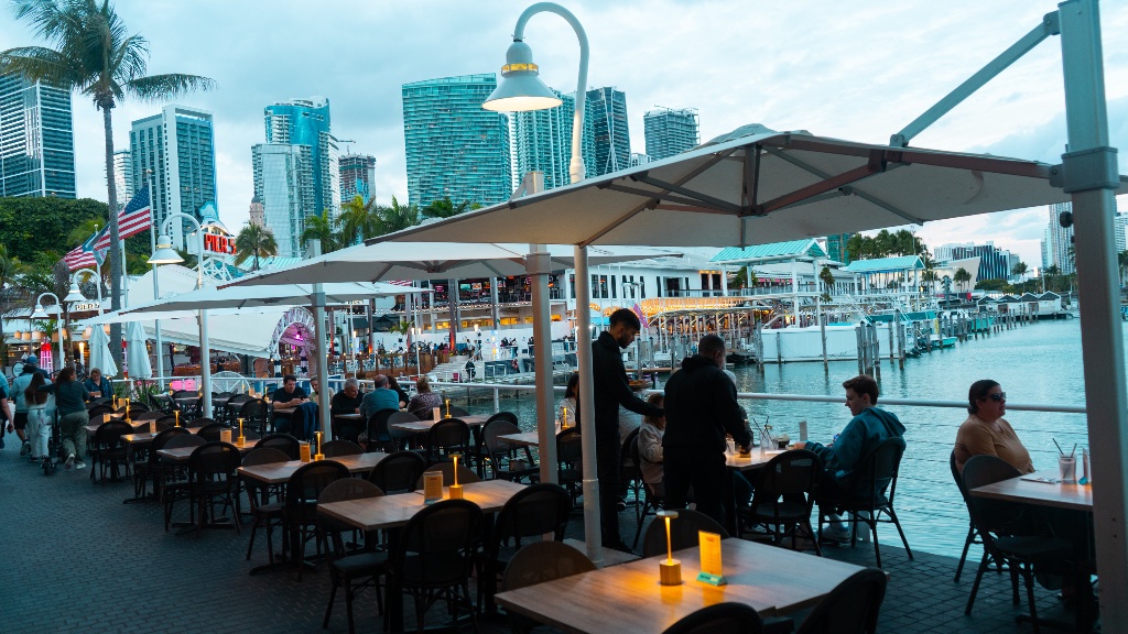 Waterfront Dining at Kuba On The Bay