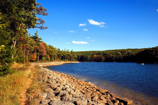 Deep Creek Lake shoreline in fall foliage