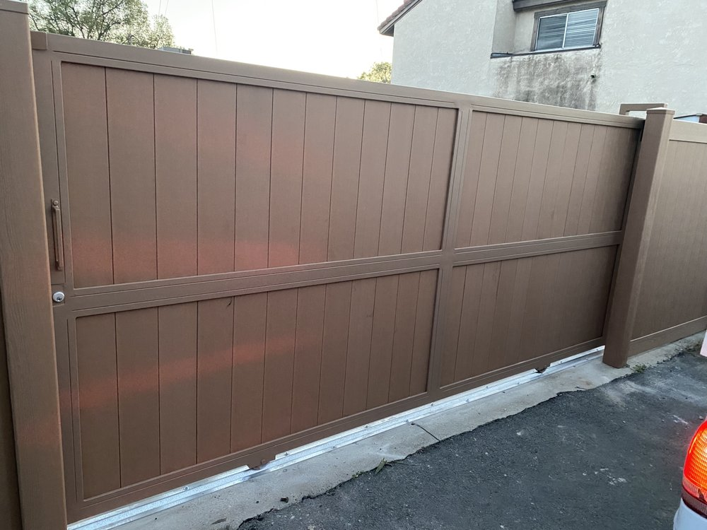 Custom Gate