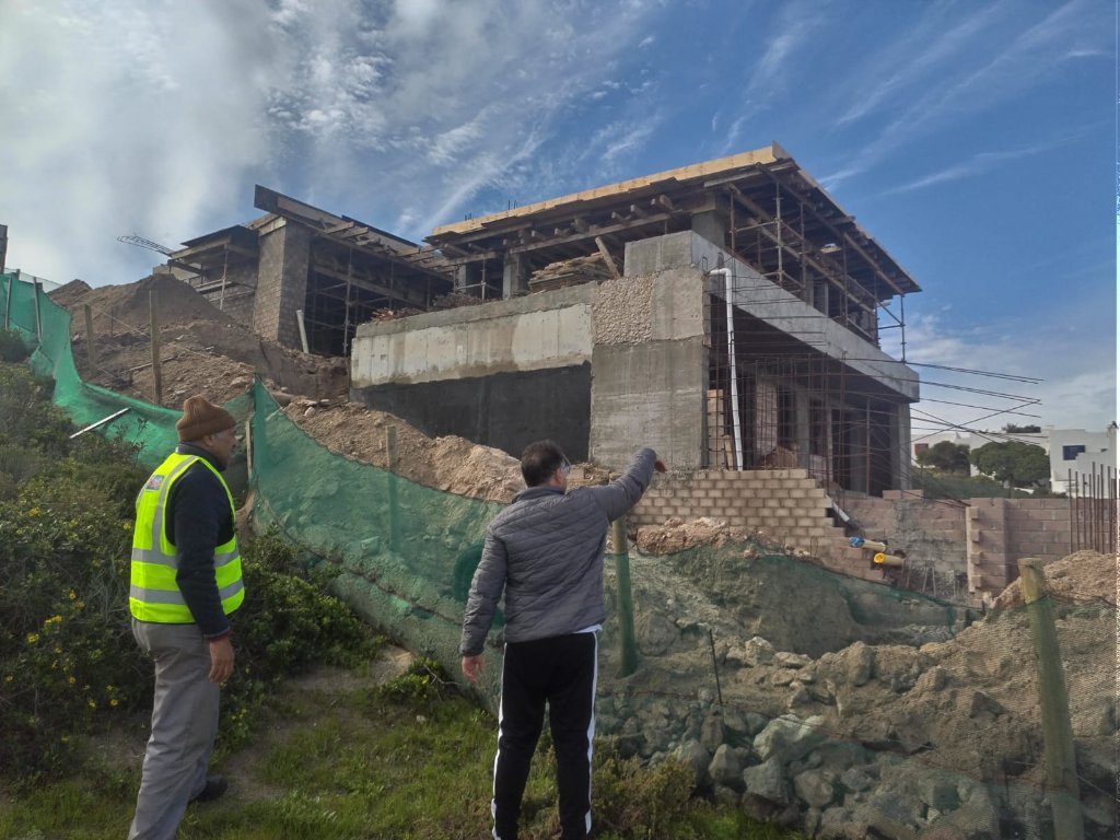 Construction Detail / Team on Site