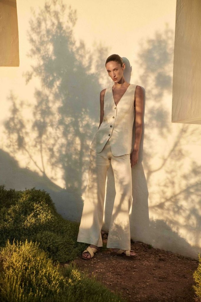Resort — Wall