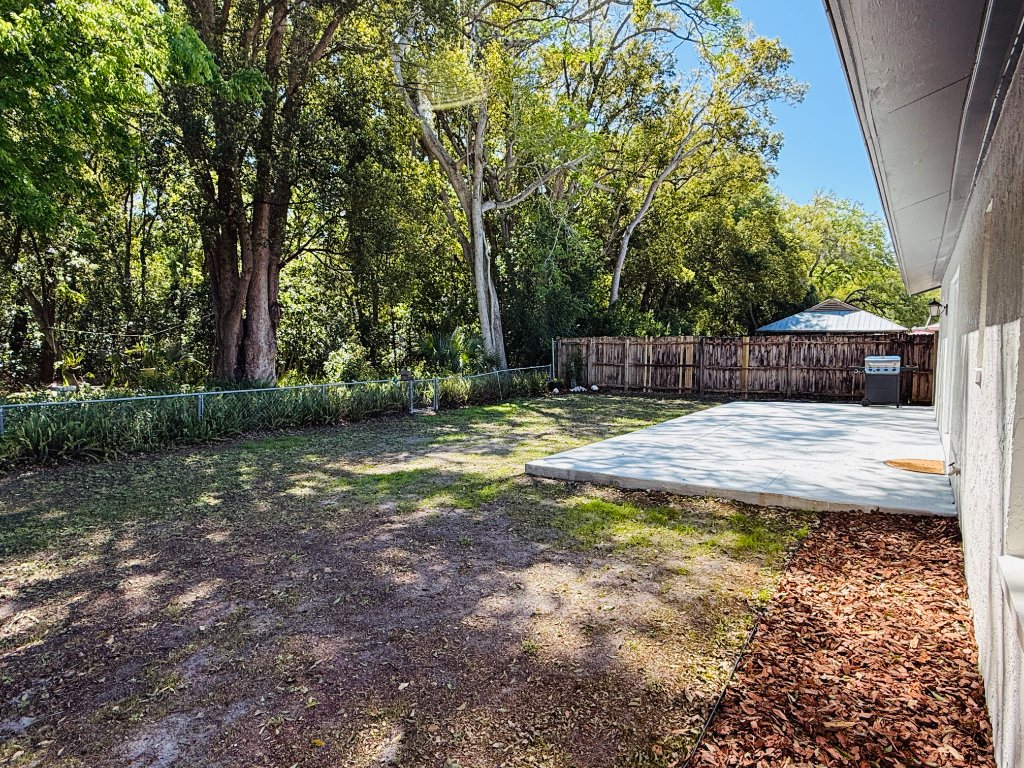 14337 Diplomat Dr photo 25