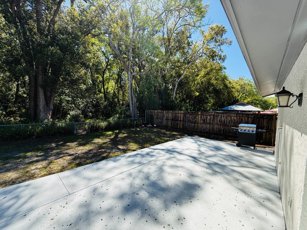 14337 Diplomat Dr photo 28
