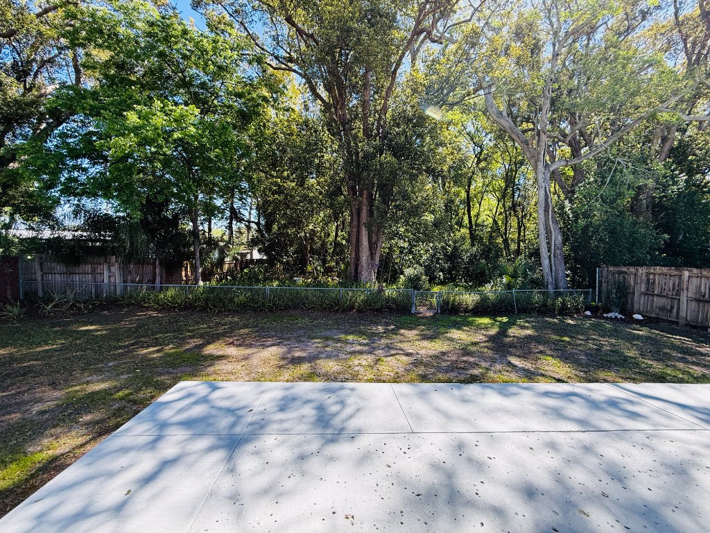 14337 Diplomat Dr photo 27