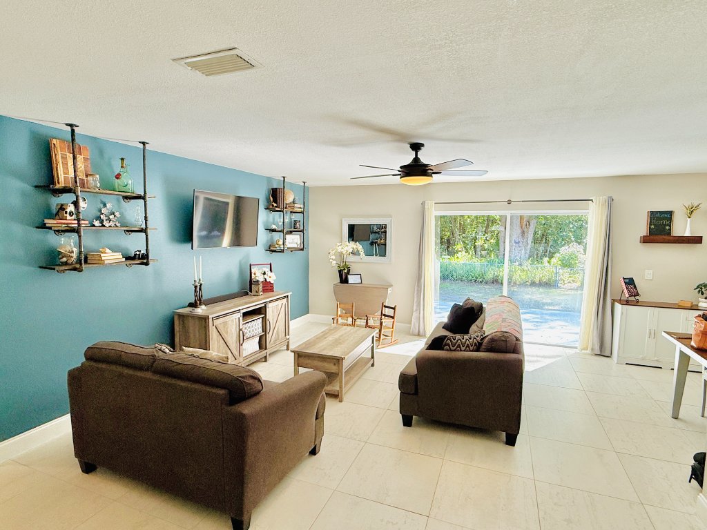 14337 Diplomat Dr photo 14
