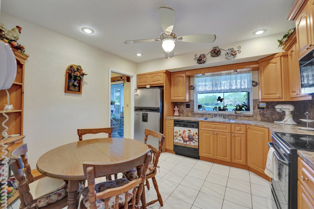 Kitchen – Toward Patio & Lake