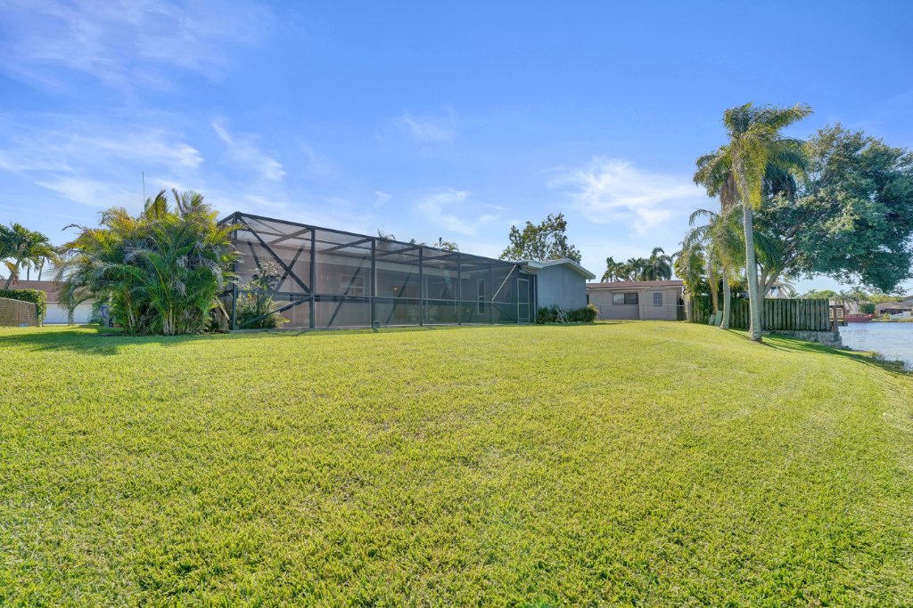 Rear Exterior & Screened Patio