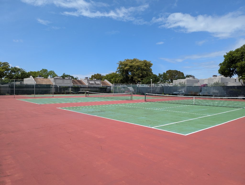 Tennis courts at Villas Lakes