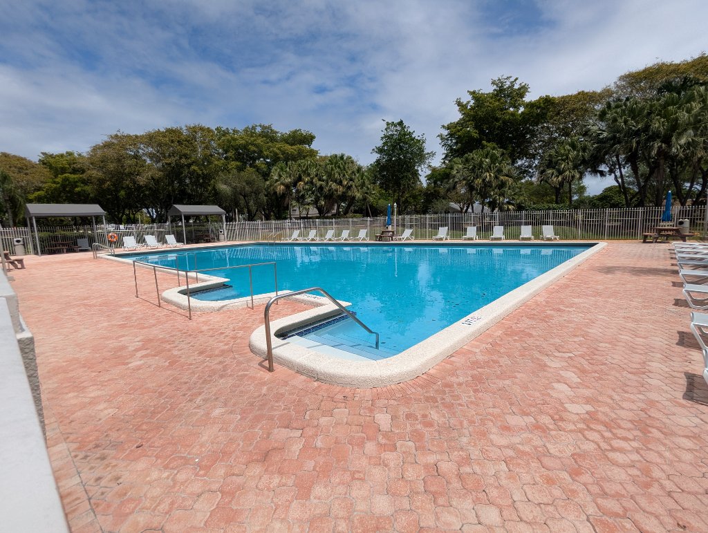 Villas Lakes community pool
