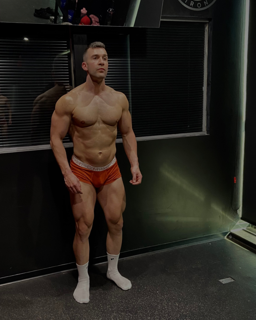 JD, online fitness and bodybuilding coach at The Fit Life