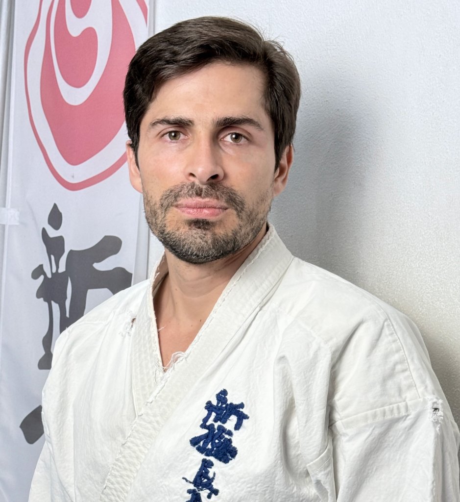 Senpai Jose R. González