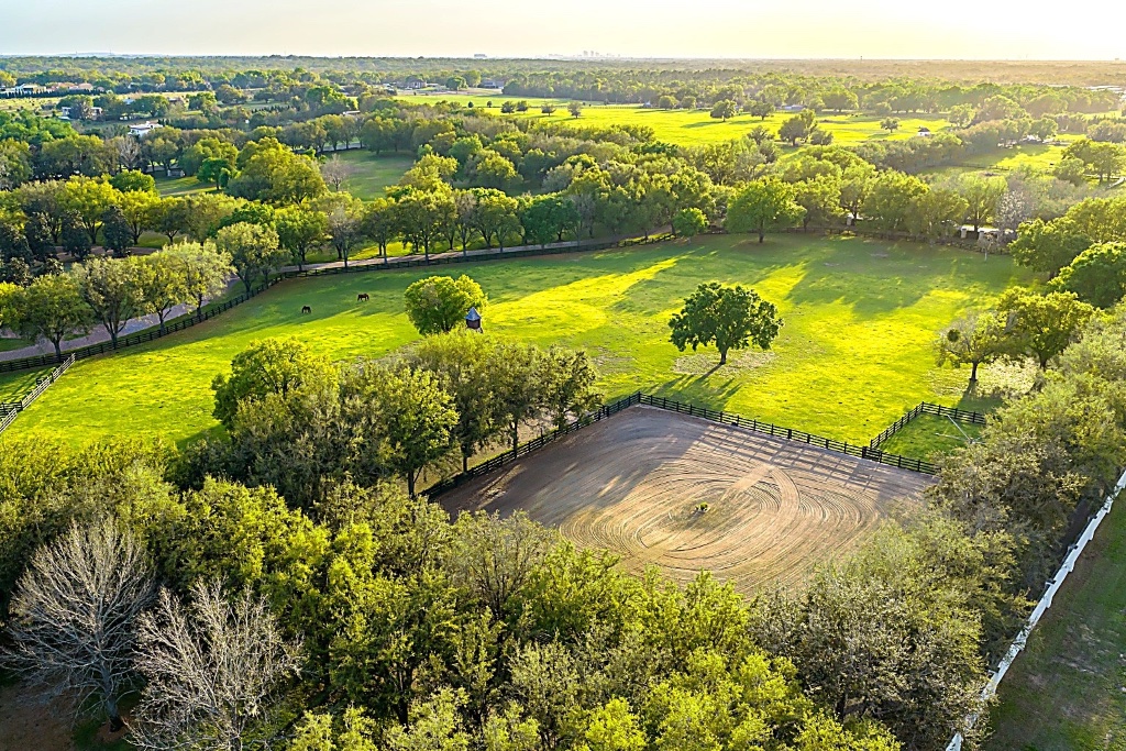 Professional equestrian arena at The Oaks Estate