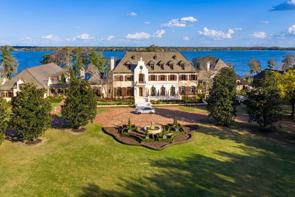 The Oaks Estate