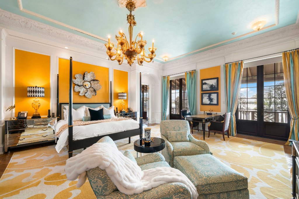 Master suite at The Oaks Estate 1