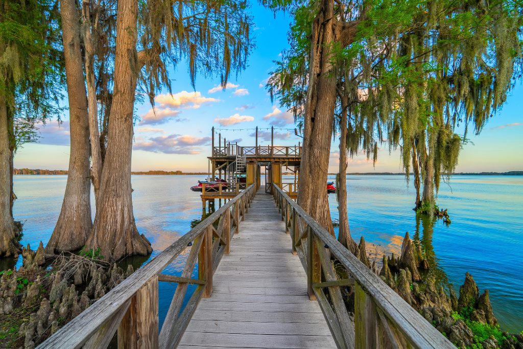 Private waterfront at The Oaks Estate 4