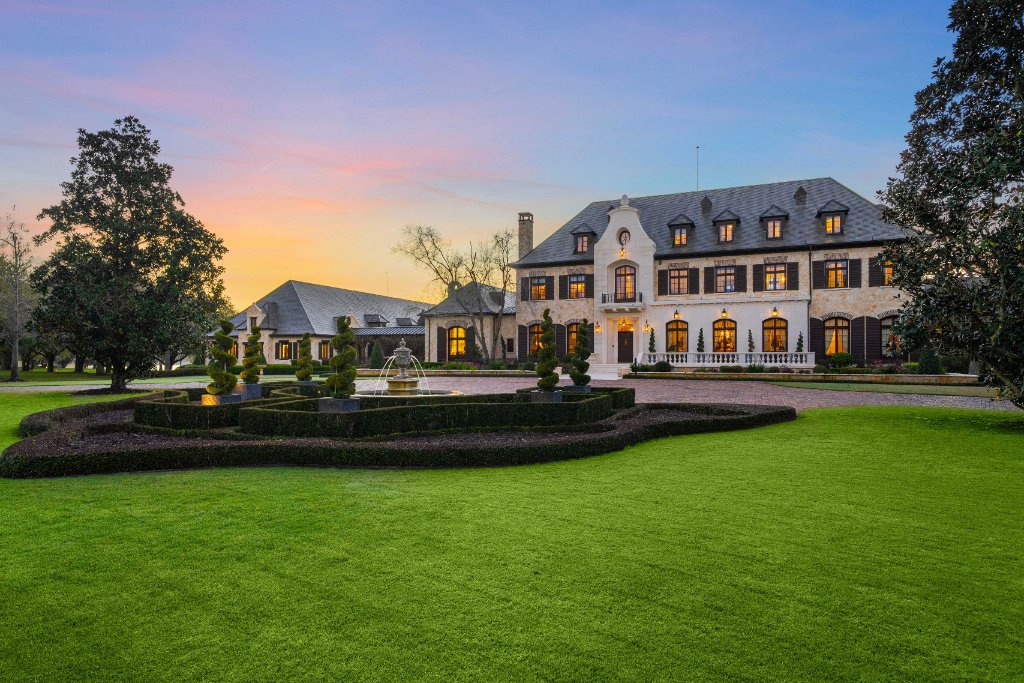 The Oaks Estate grounds and compound 1