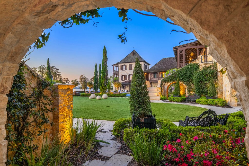 Grand living spaces of The Oaks Estate 5