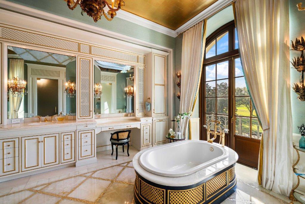 Master suite at The Oaks Estate 5
