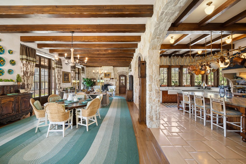 Chef's kitchen at The Oaks Estate 4