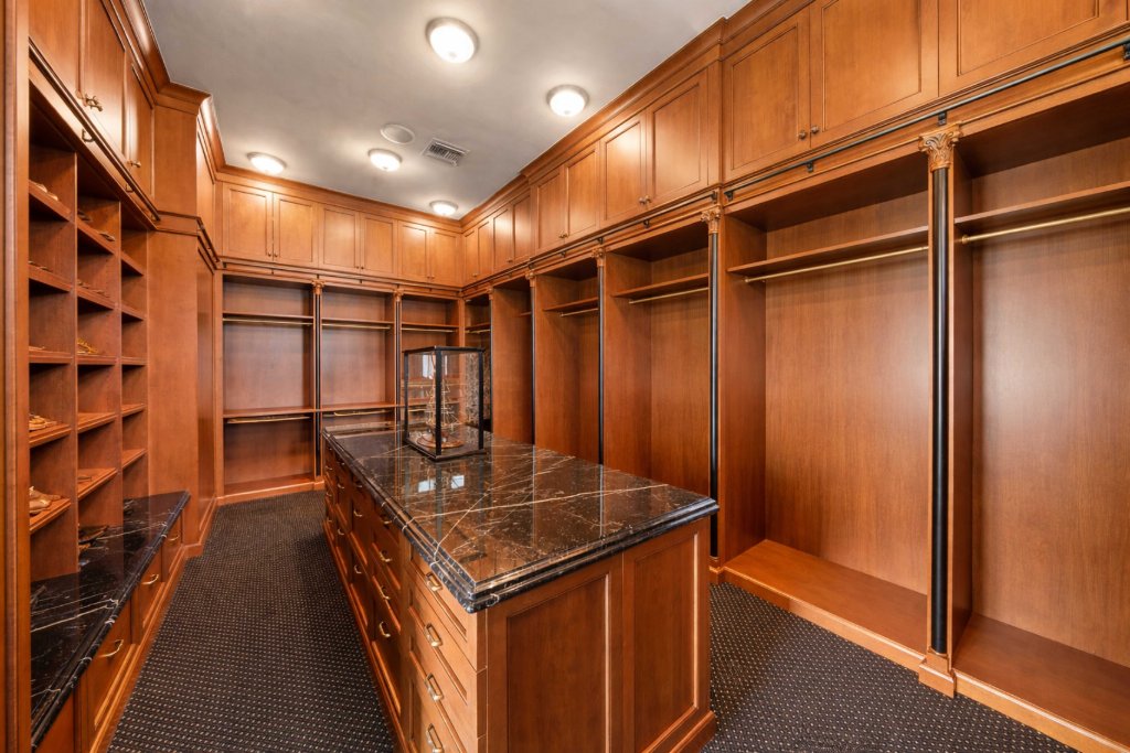Master suite at The Oaks Estate 8