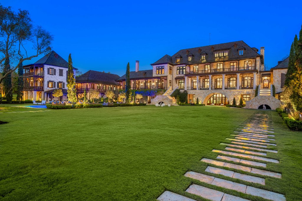 The Oaks Estate grounds and compound 5