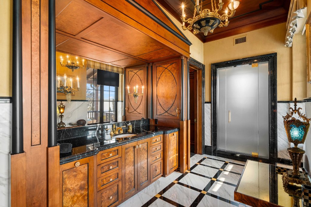 Master suite at The Oaks Estate 7