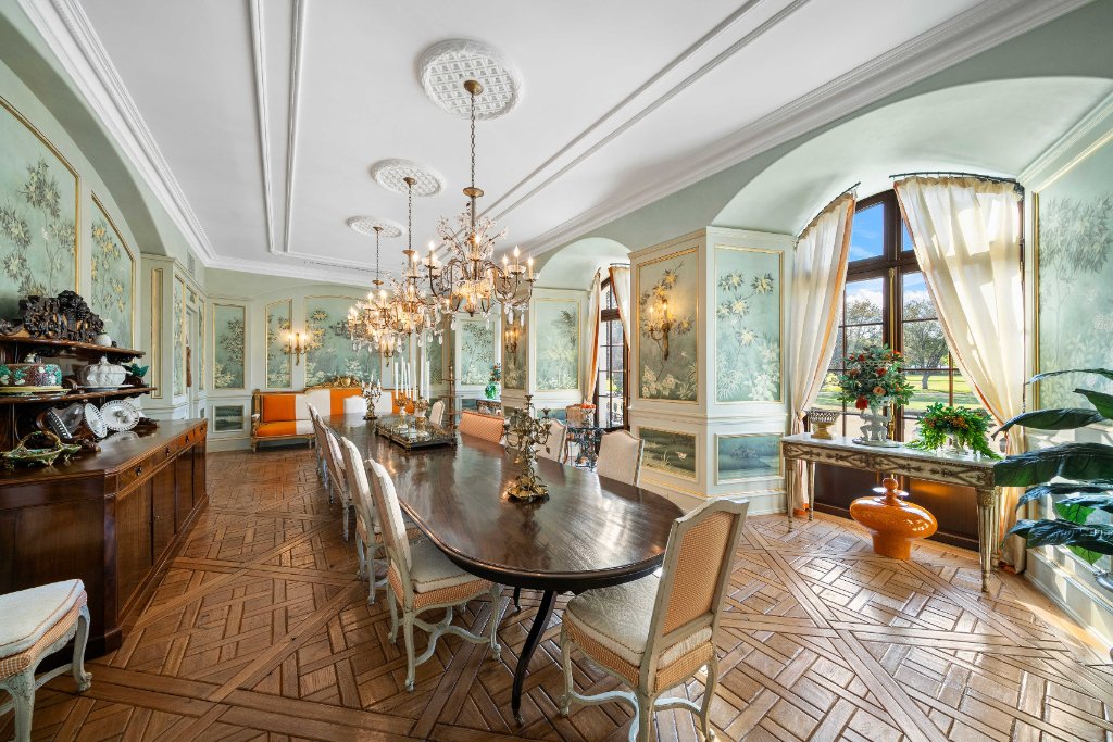 Chef's kitchen at The Oaks Estate 7
