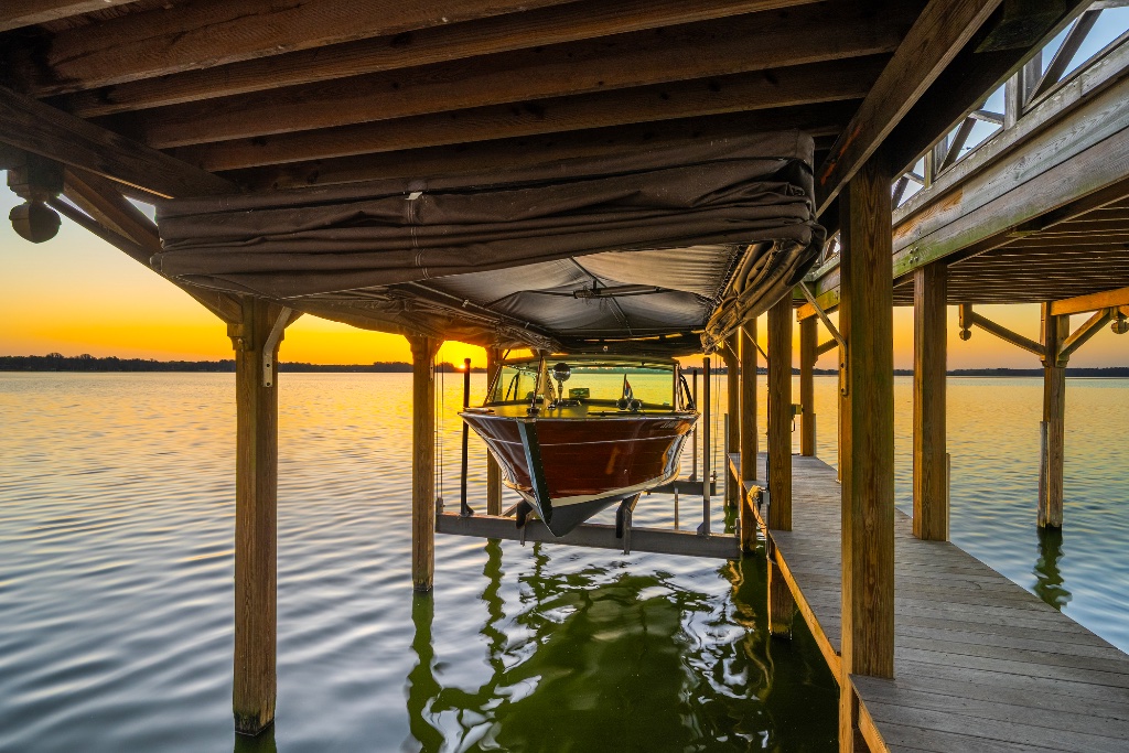 Private waterfront at The Oaks Estate 1