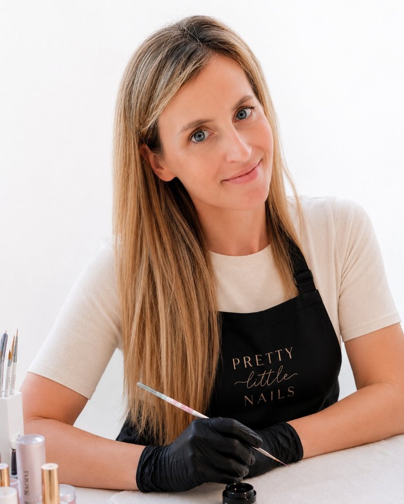 Martina – Pretty Little Nails