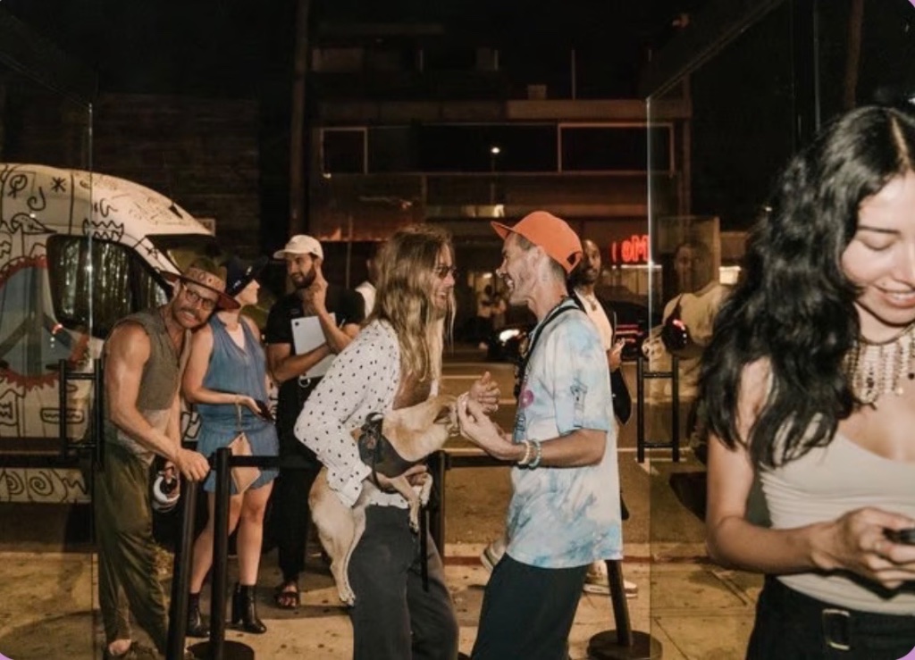 Venice night — the garden crowd