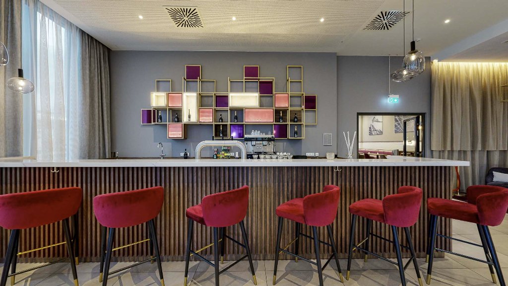 Hotel Bar