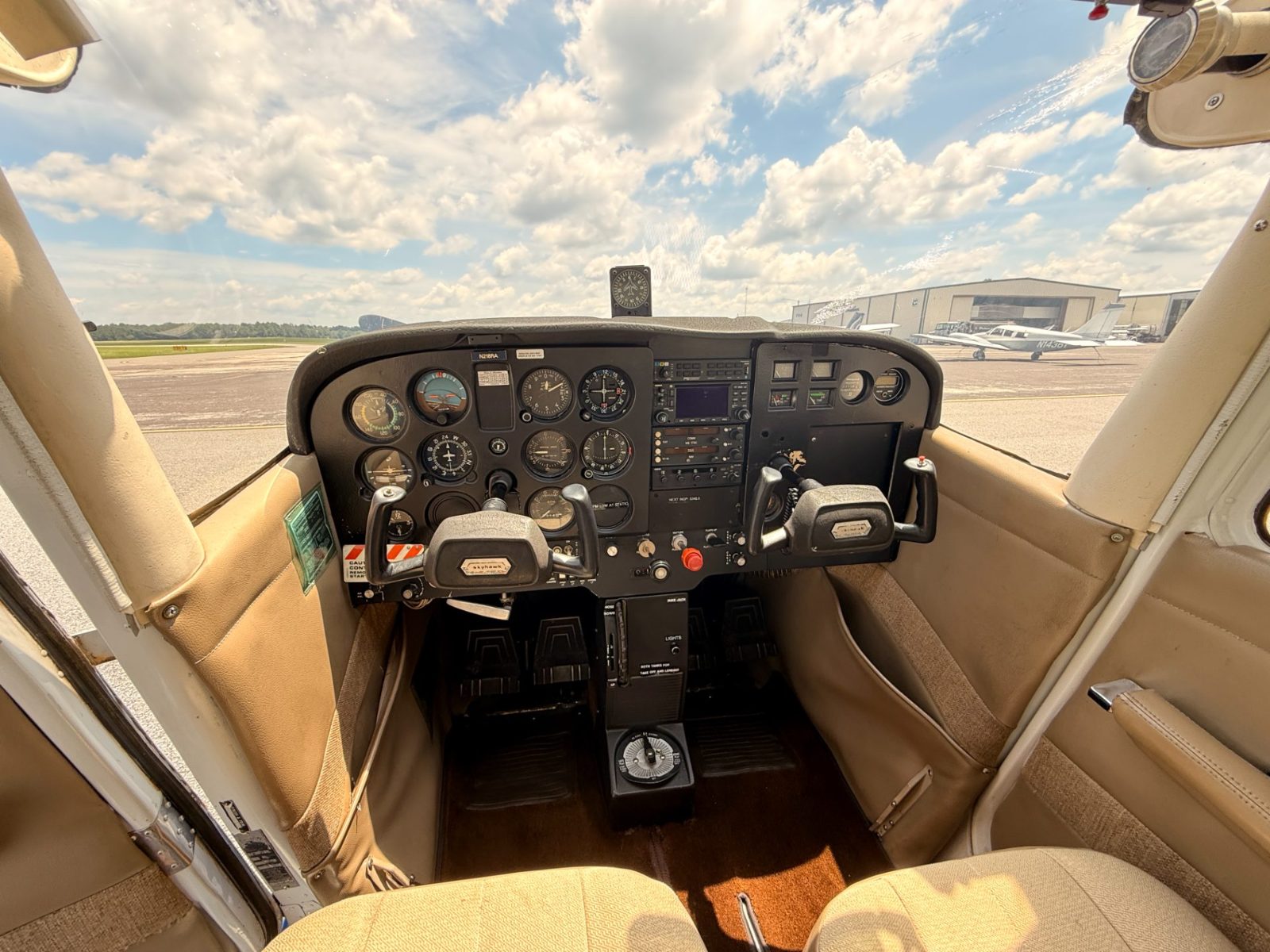 1975 Cessna 172M N218RA - photo 14 of 18