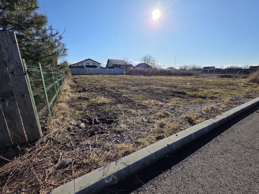 Teren intravilan 685 mp – Sânpetru, Str. Sălciei 2