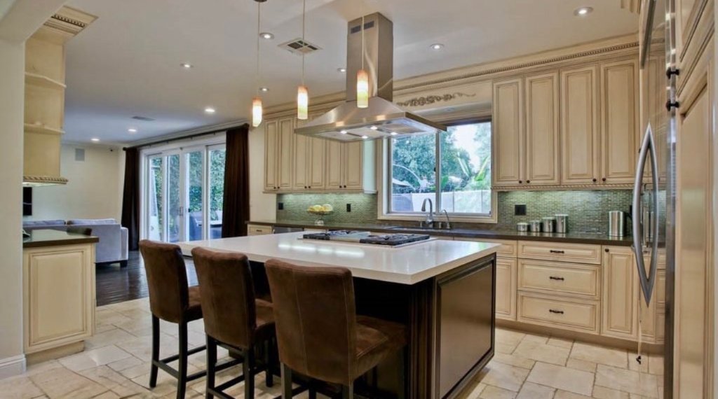 Kitchen island