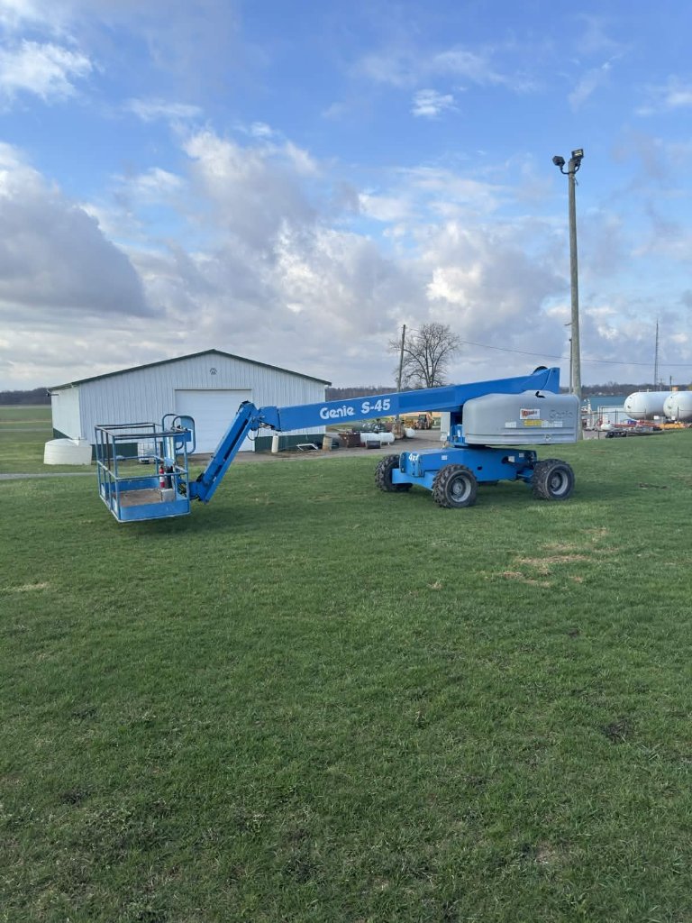 GENIE S-45 LIFT