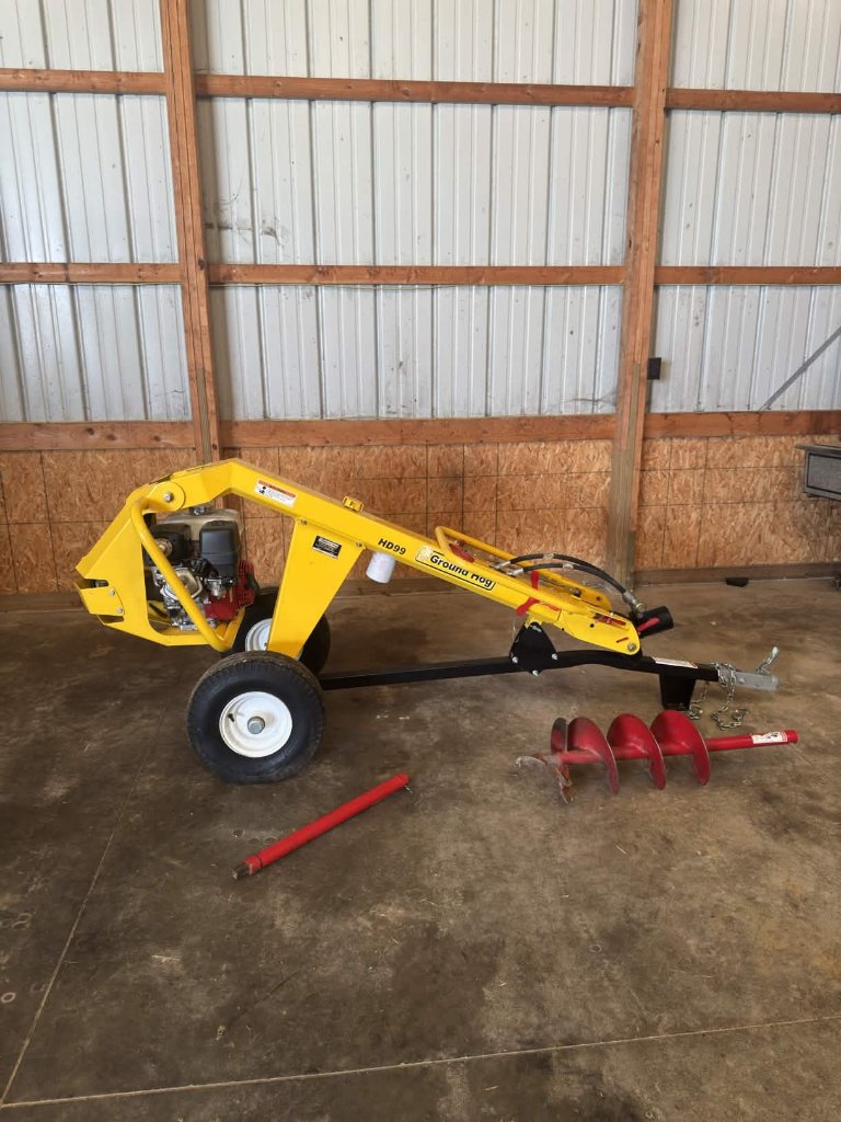 GROUND HOG Auger pull behind