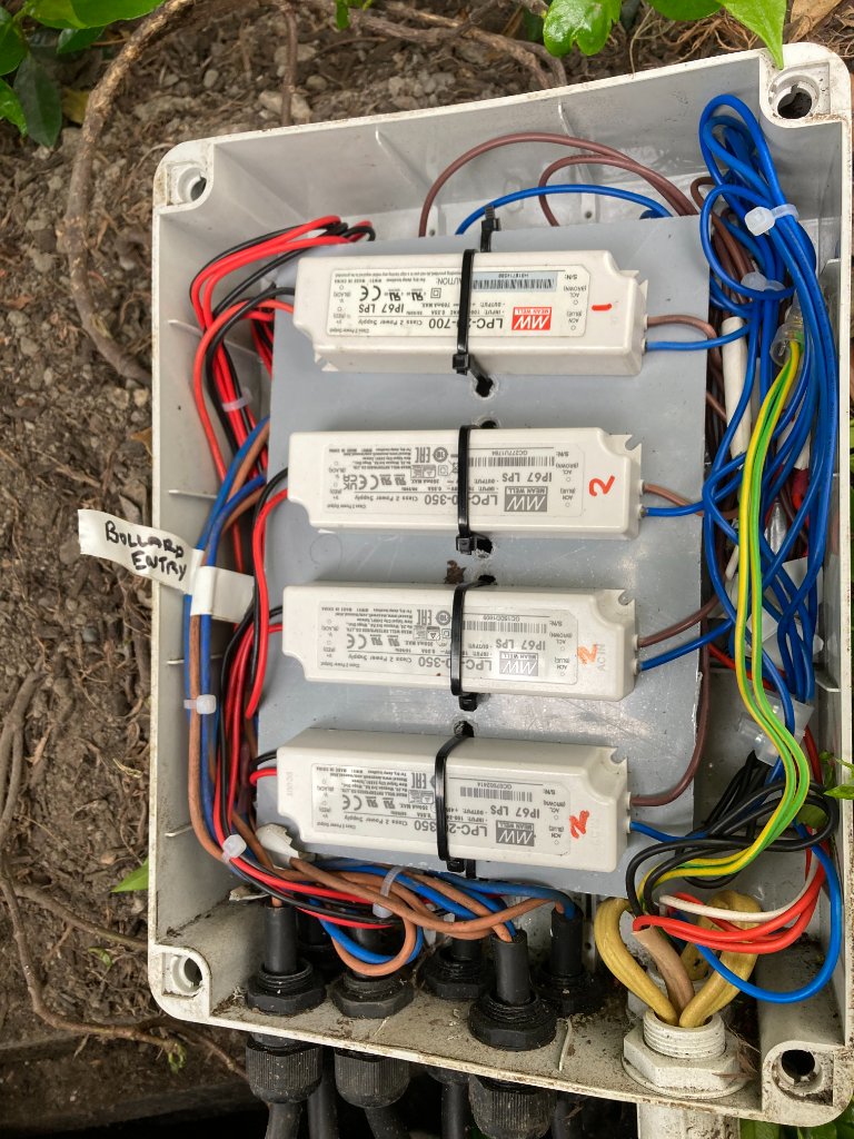 Outdoor IP67 LED driver enclosure wiring