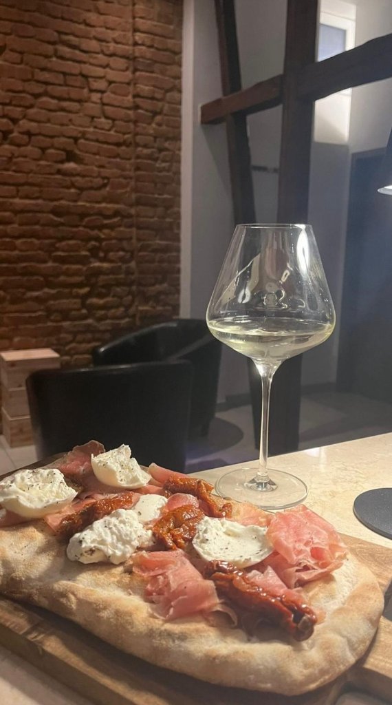 Wein und Speisen bei Melia