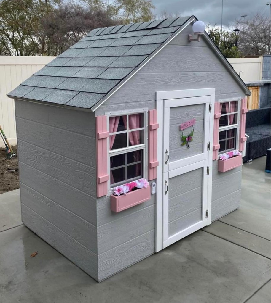 Kids' Playhouses