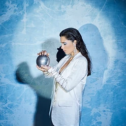 LAURA MARCHAL 1
